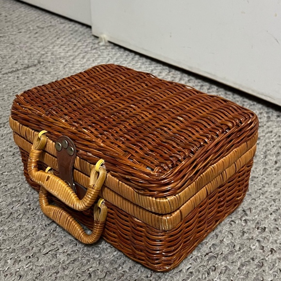 Delton Vintage 14 Piece Case Fine China Tea Playset-- Flow Blue Pattern NEW - Picture 3 of 7